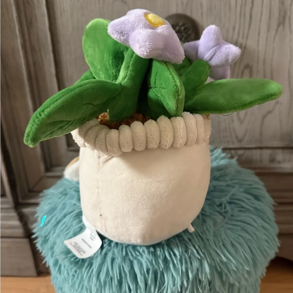 Plush Flower Pot with Green Leaves - Picture 4 of 4